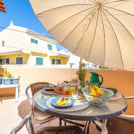 Guest house Roseira, Uma Algarvia Estombar