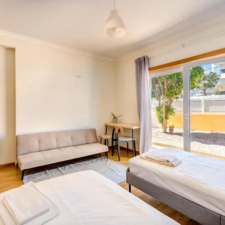 Roseira, Uma Algarvia Guest house Estombar